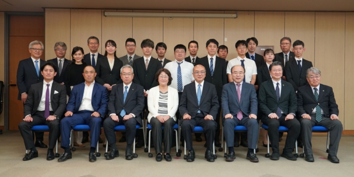 Dr. Kexin Wang Receives the Maenosono Memorial Young Researcher Excellent Paper Award