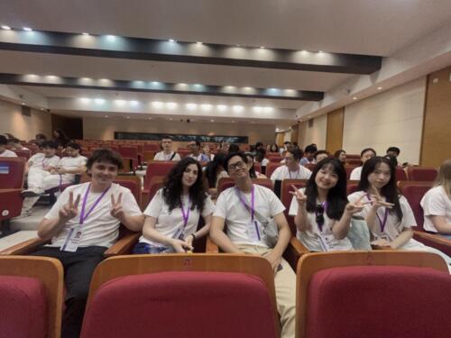 beauty 1753406436182